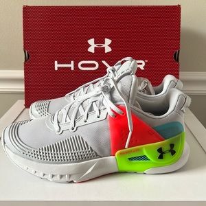 Women’s Under Armour HOVR APEX trainer. Size 8. Never worn.